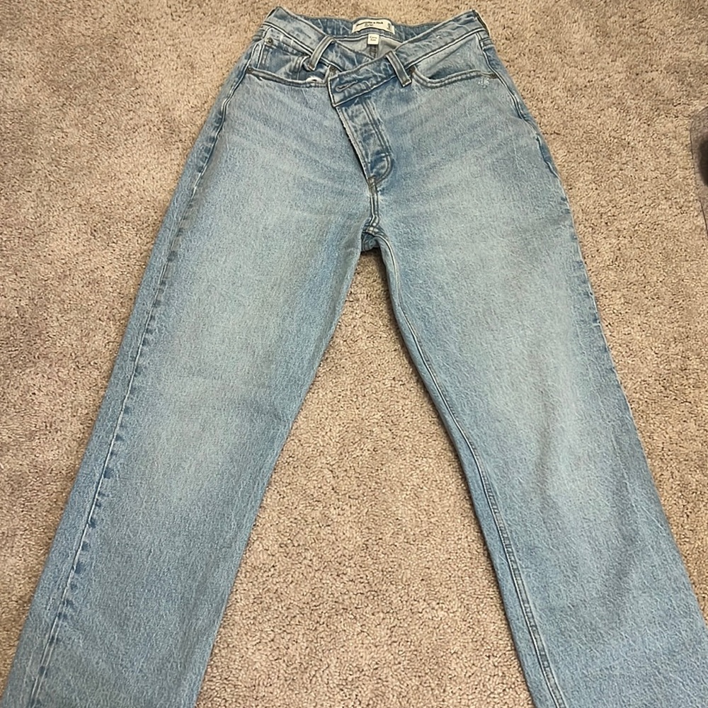Abercrombie “the dad” jeans curve love. Size 0